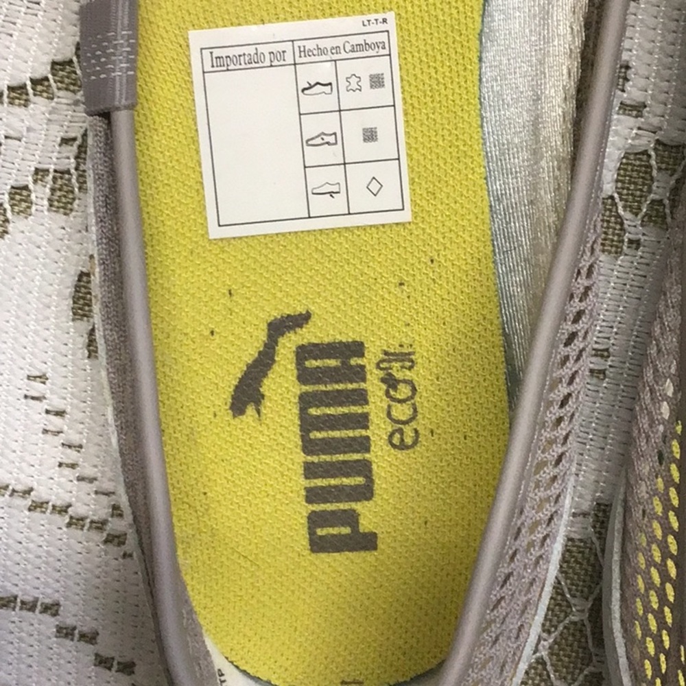 Puma white and gray slip on flats nice shape - Picture 11 of 12